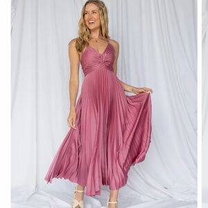 Vestique Stay Golden Midi Dress Size Medium